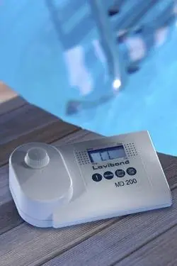 Lovibond Photometer MD 200 - 5 in 1 für Chlor pH-Wert Stabilizer Alkalität-M und Calciumhärte mit Reagenztabletten Kostenloser Rückversand
